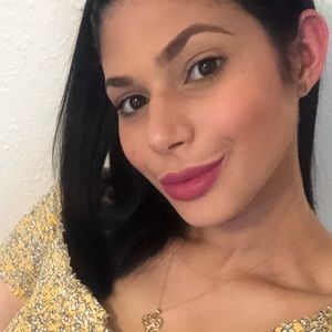 Meet your Posher, Linette